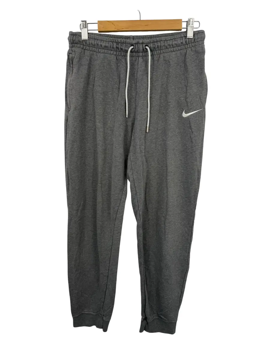 Pantaloni Nike - Marimea M - Barbati